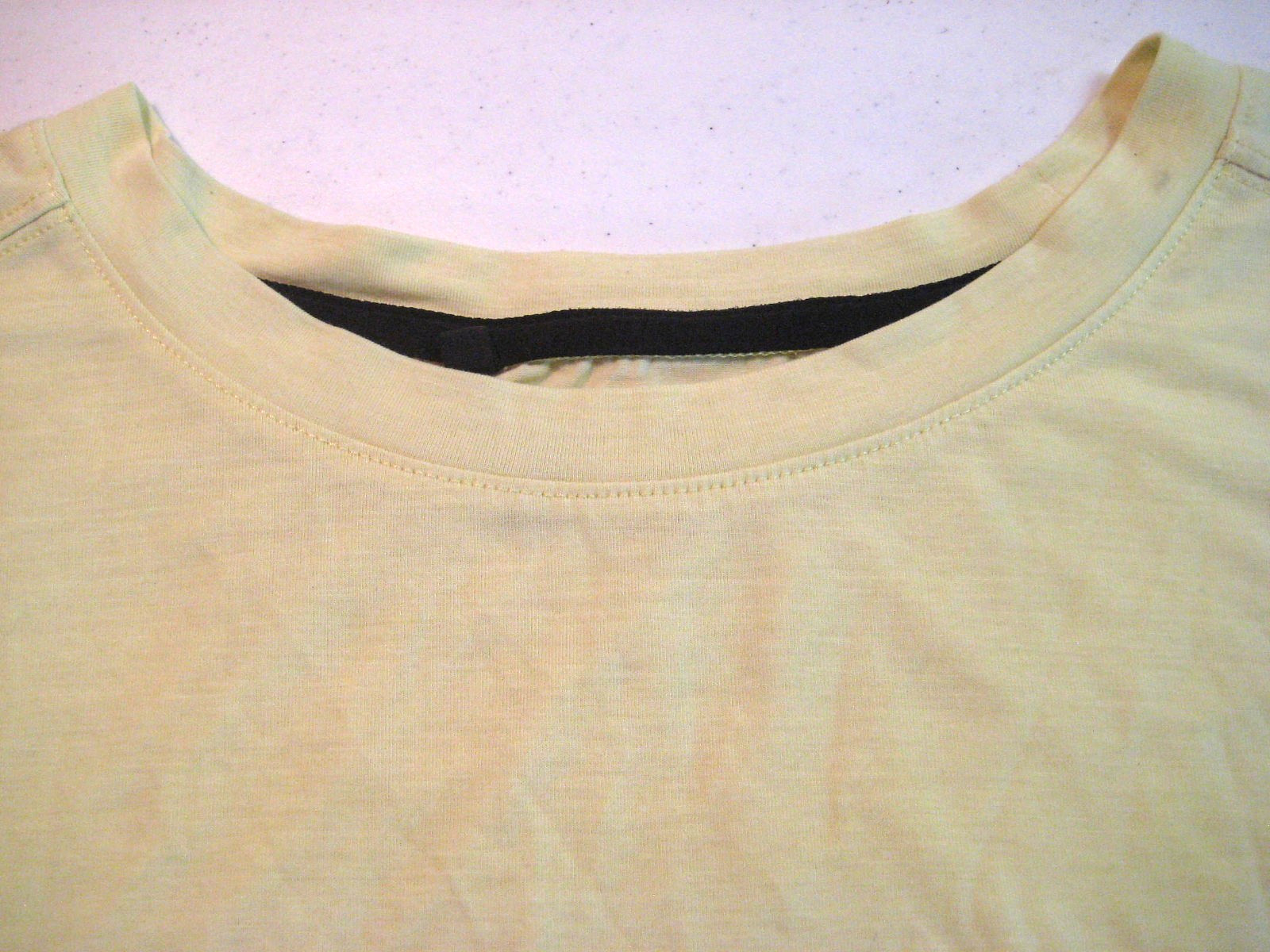 EUC- VRST Light Yellow Men's T-Shirt 74% Polyester; 19% Tencil; 7% Spandex Blend gallery