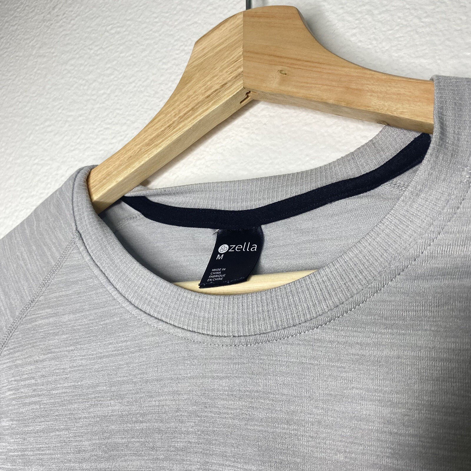 Zella Seamless Performance Gym Workout Activewear Short Sleeve Gray Shirt Mens M gallery