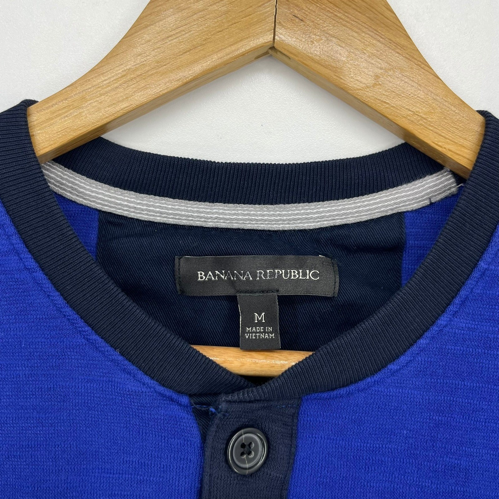 Banana Republic Mens Henley Shirt Colorblock Blue Navy Long Sleeve Cotton Size M gallery