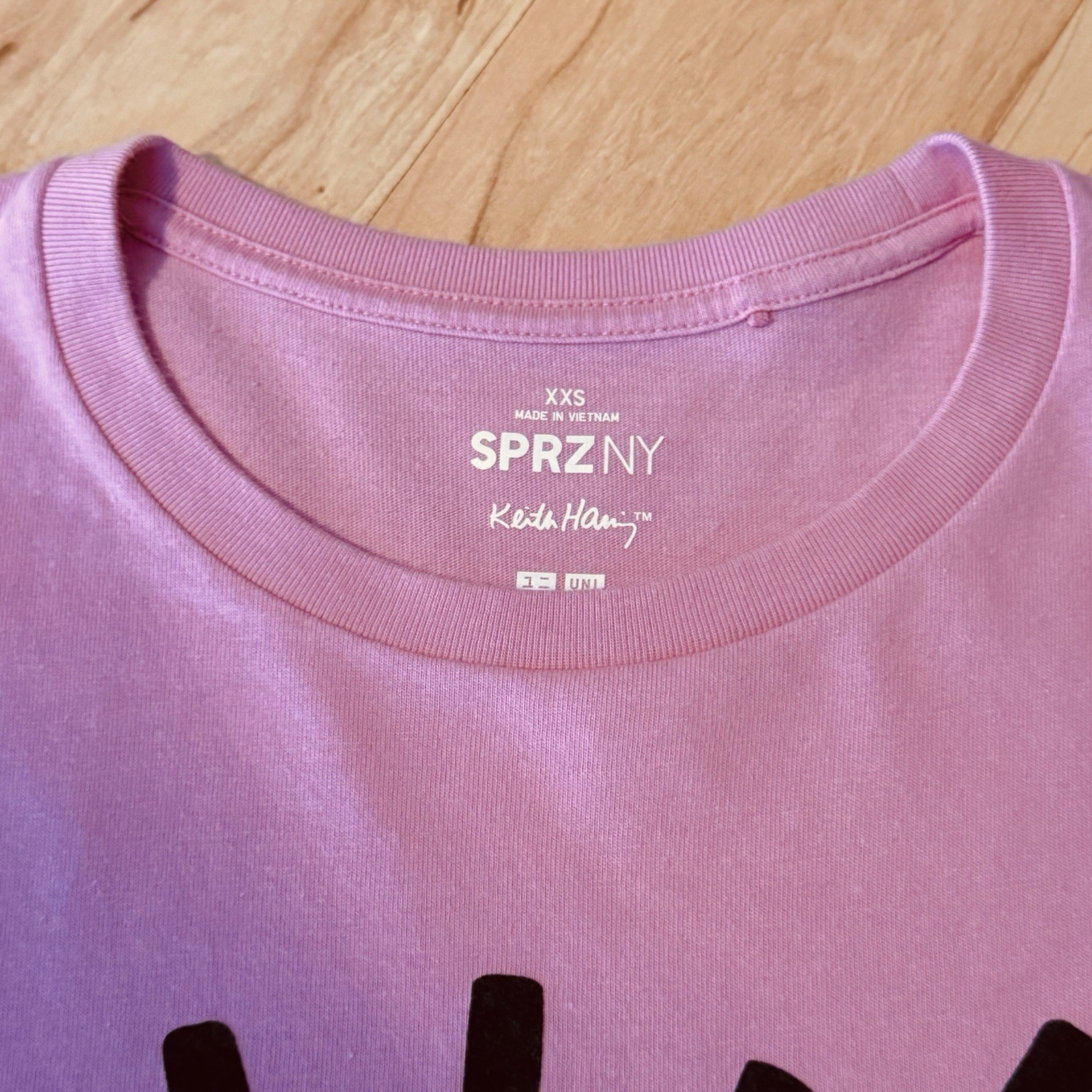 SIZE XXS UNIQLO KEITH HARING TEE T-SHIRT RADIANT BABY PINK SPRZ NY ARTIST ART gallery