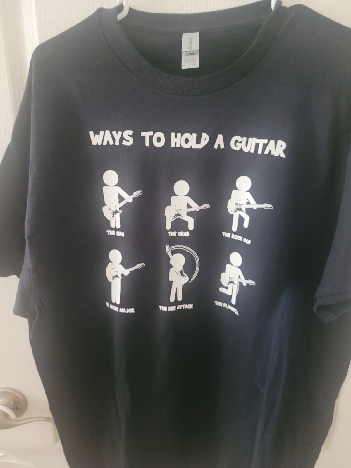FUNNY VINTAGE “WAYS TO HOLD A GUITAR ” BLACK TEES CHOOSE SIZE S-2XL