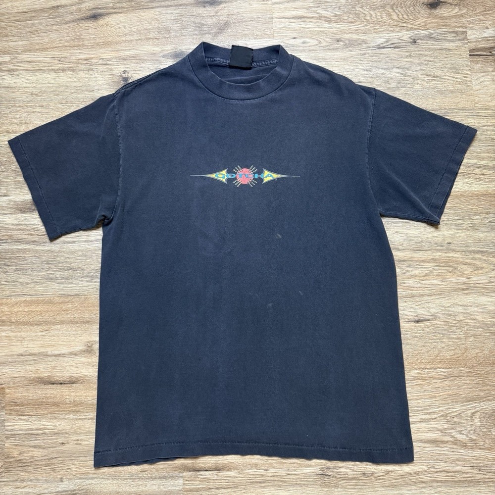 Rare 90’s Gotcha surf shirt with center design Single stitch black size L