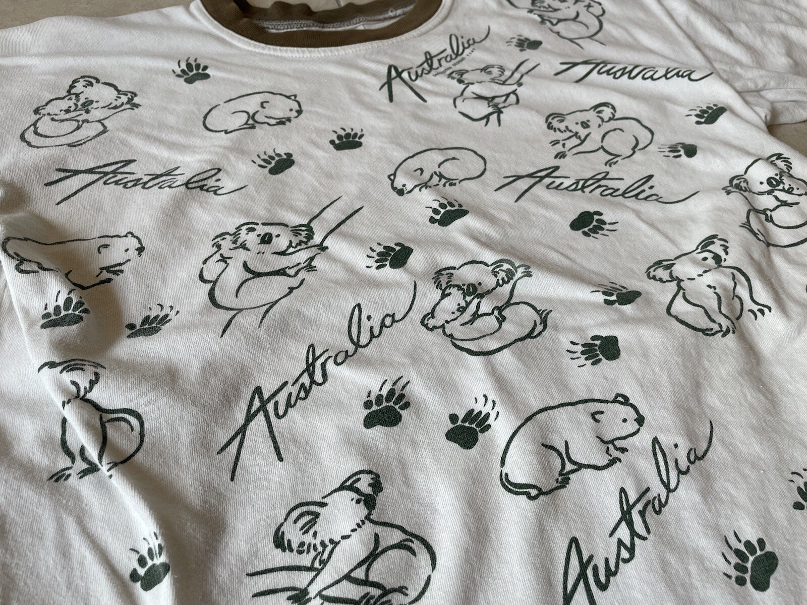 Australia Tshirt Women's Size Large Samsousan Graphic Print Koala White Green gallery