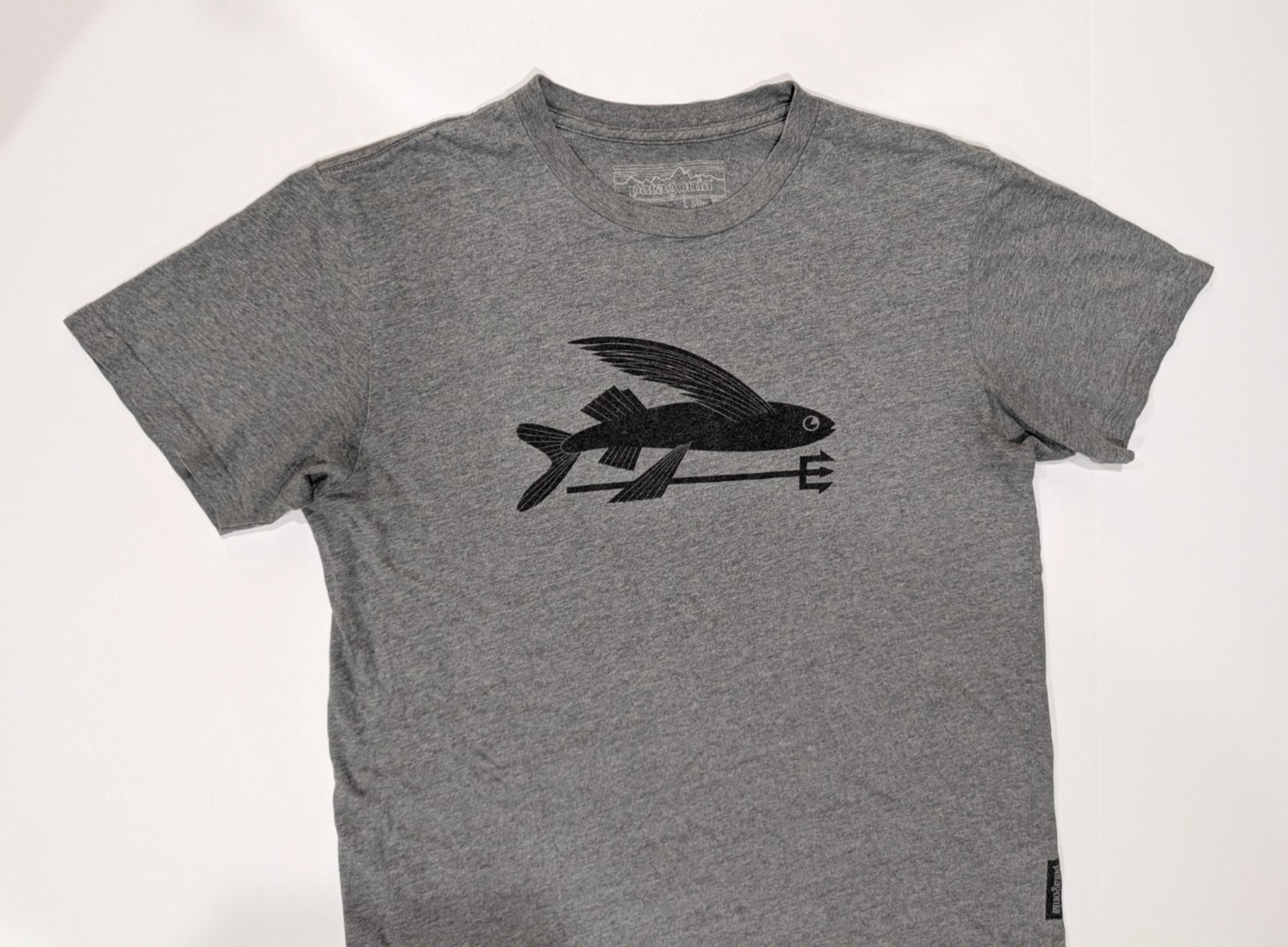 Patagonia Flying Fish Organic Grey Short Sleeve T-Shirt Men's Slim Fit Large gallery