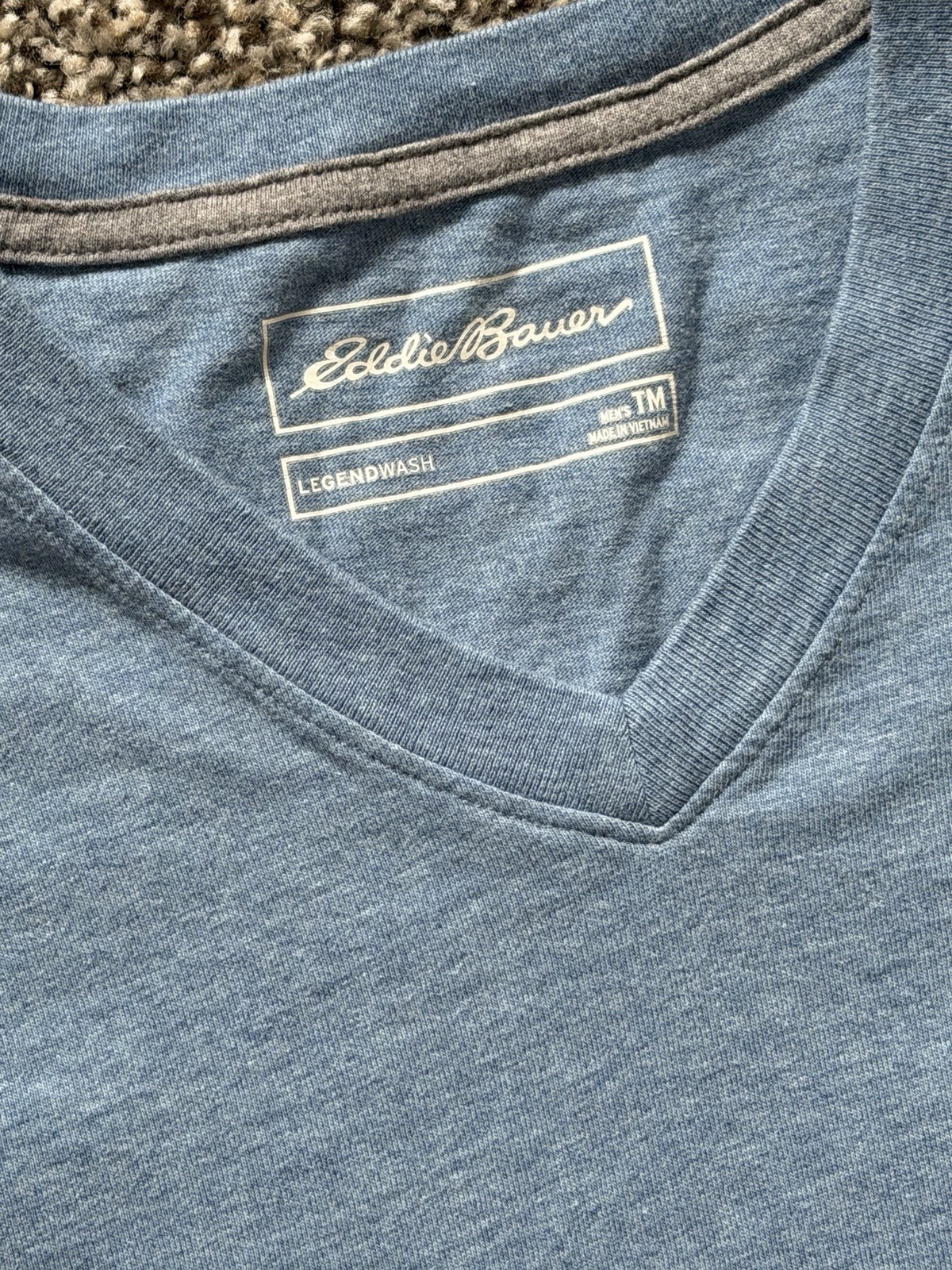 Eddie Bauer Men M Blue V-Neck Short Sleeve T-Shirt gallery