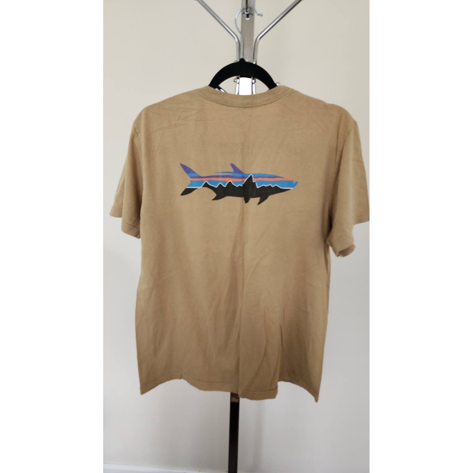 Patagonia Mens Tan Organic Cotton Fitz Roy Trout Graphic T-Shirt Size M 59590S13 gallery