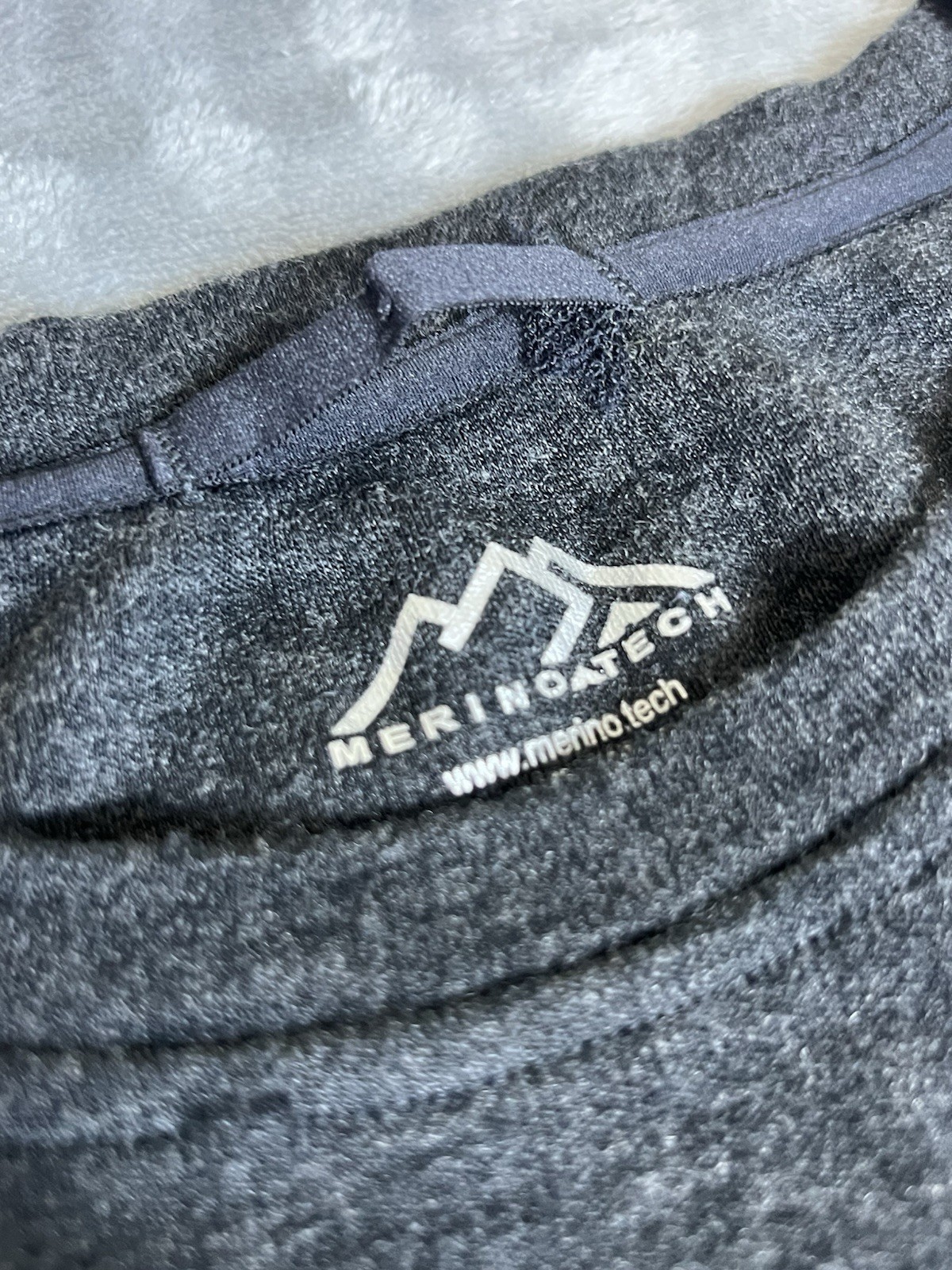 Merino Tech 100% Merino Wool Base Layer Top Mens L Dark Grey Long Sleeve 320 EUC gallery