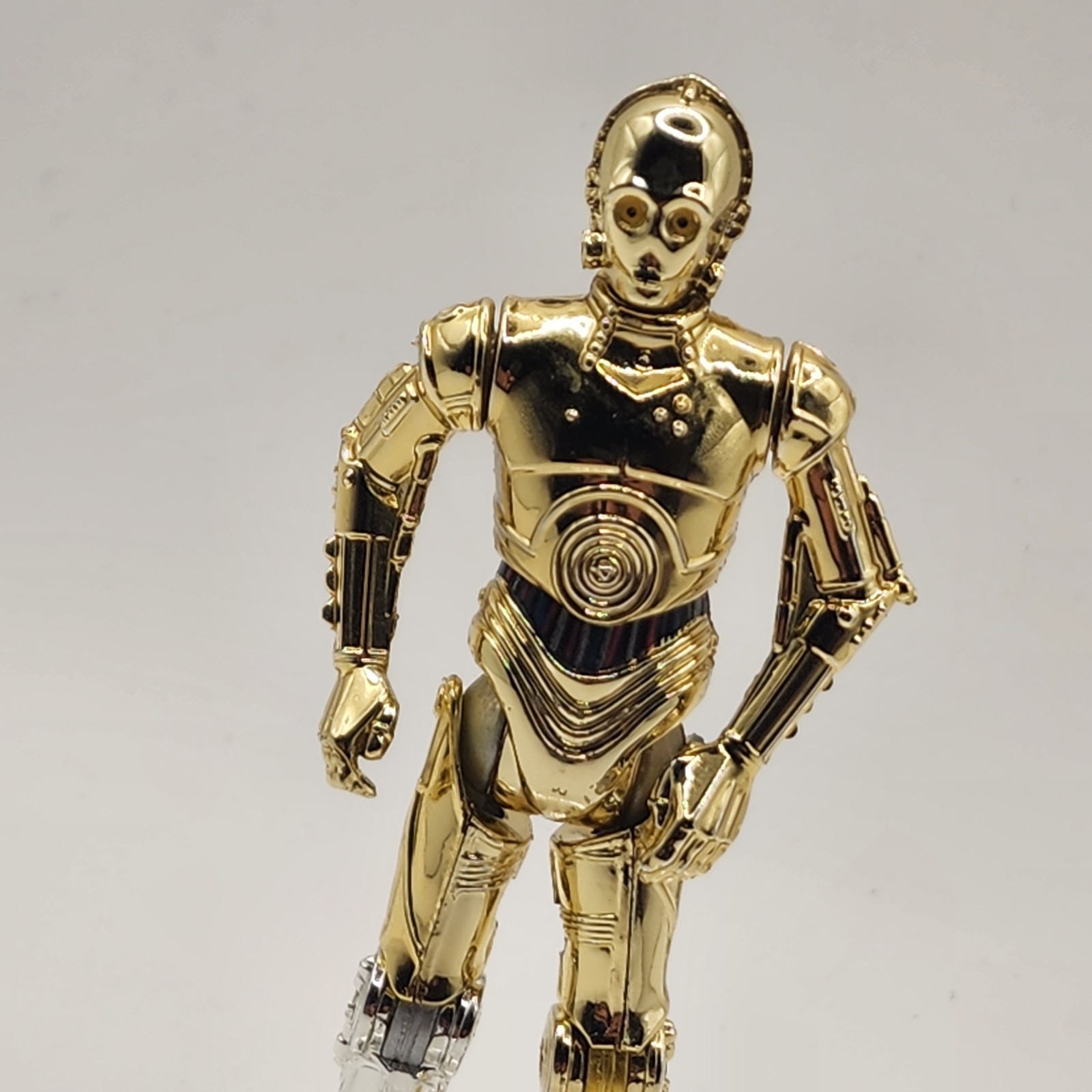 Star Wars 2006 C-3PO With A Silver Leg 3.75″ Action Figure