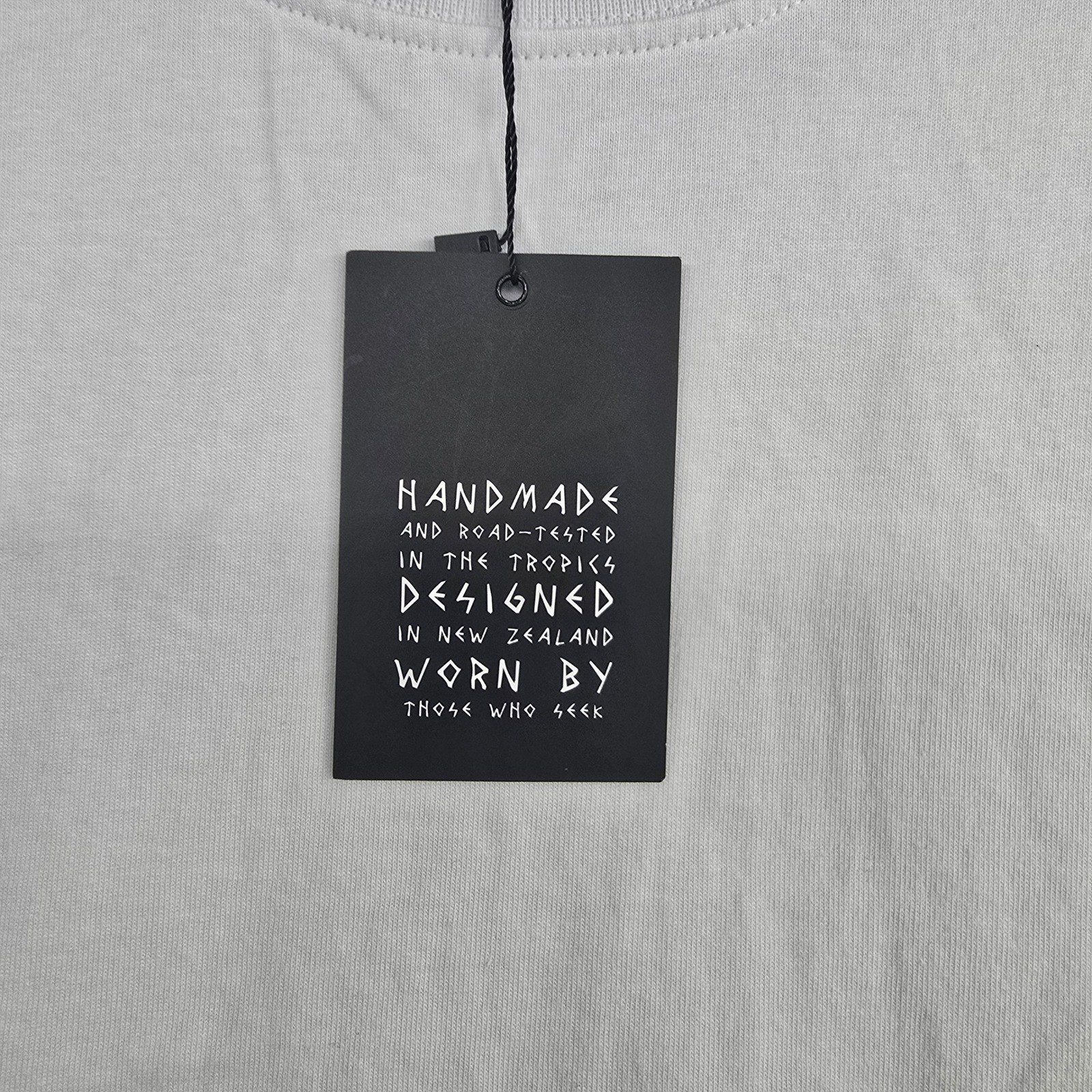 LINW LOST in NOWHERE Mens White Oversized Cropped tee T Shirt XL Handmade gallery