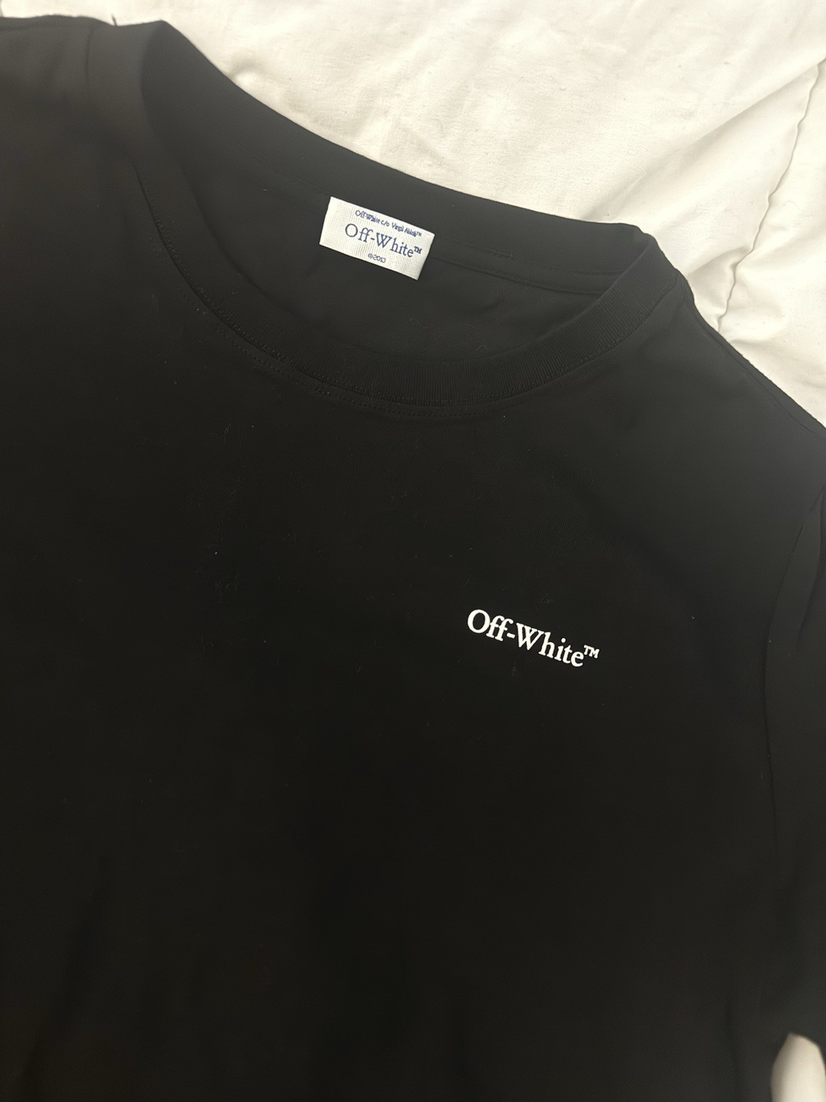 Off White T-Shirt Size Medium gallery