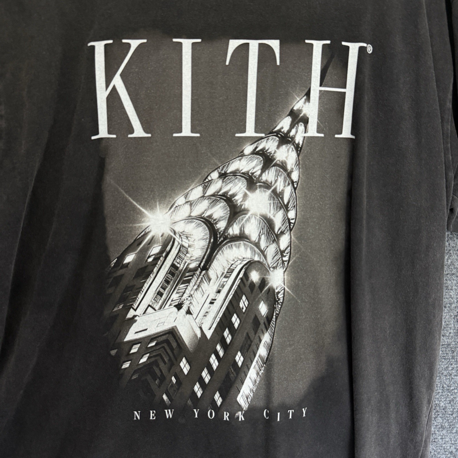 Kith New York City Chrysler Lights Graphic T-Shirt Mens Large Vintage gallery