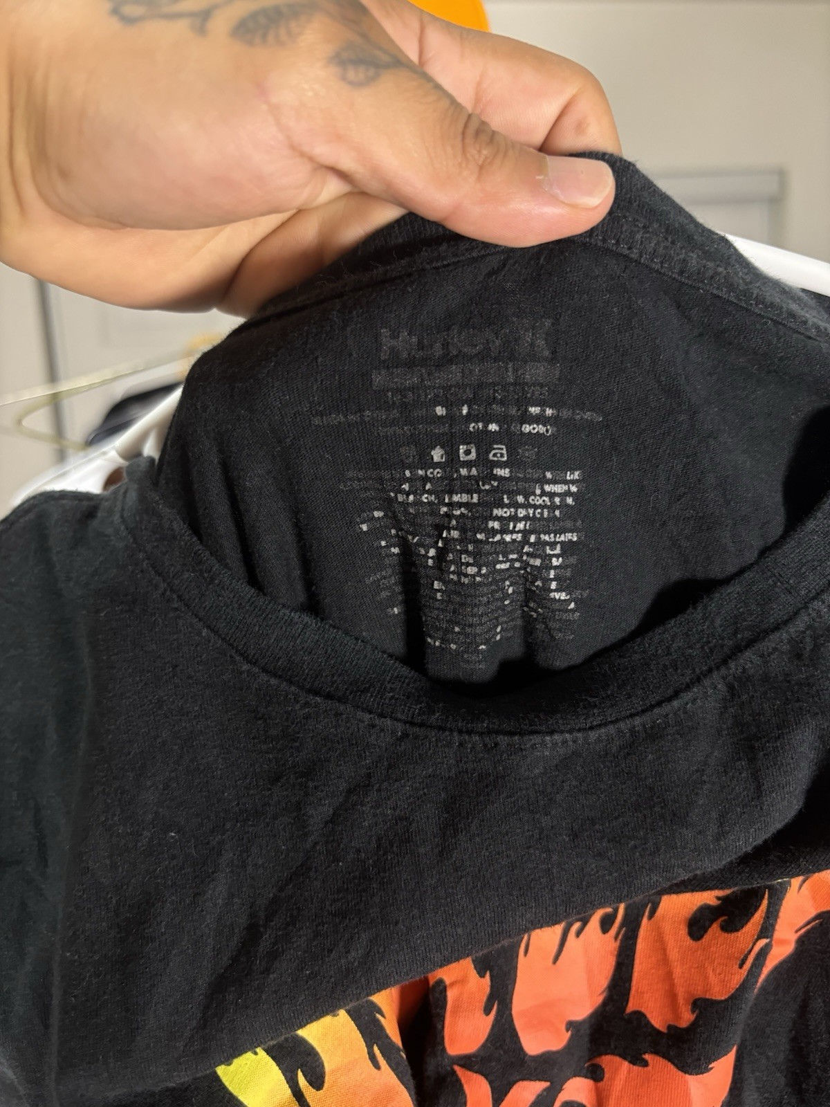 Hurley Flame Graphic Logo Men's Black Long Sleeve Crew Neck T-Shirt Size XS gallery