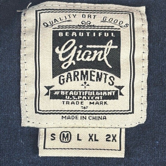Beautiful Giant Shirt Womans Medium Short Sleeve gallery