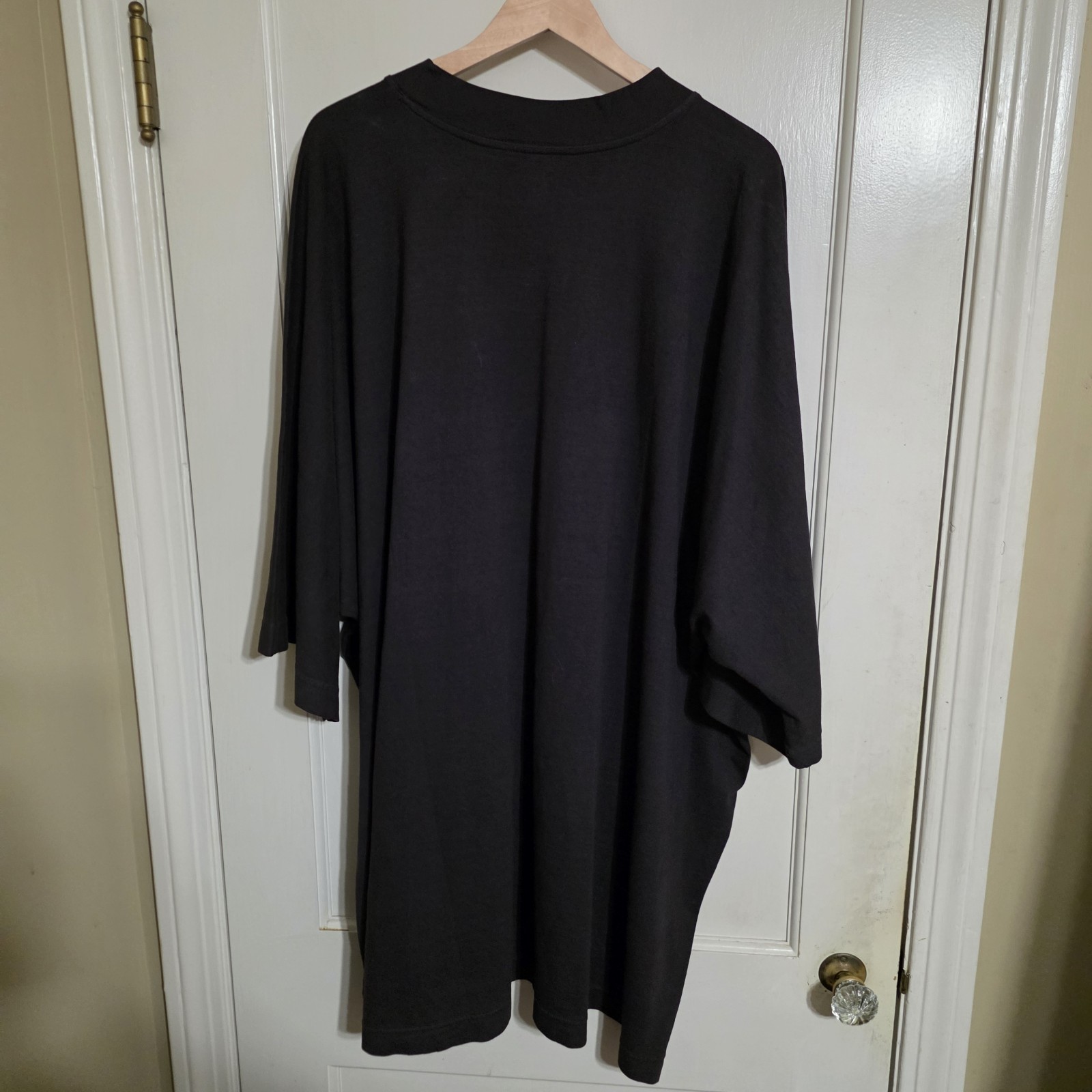 Yeezy Gap Balenciaga No Seam Logo Tee Size XXL Black gallery