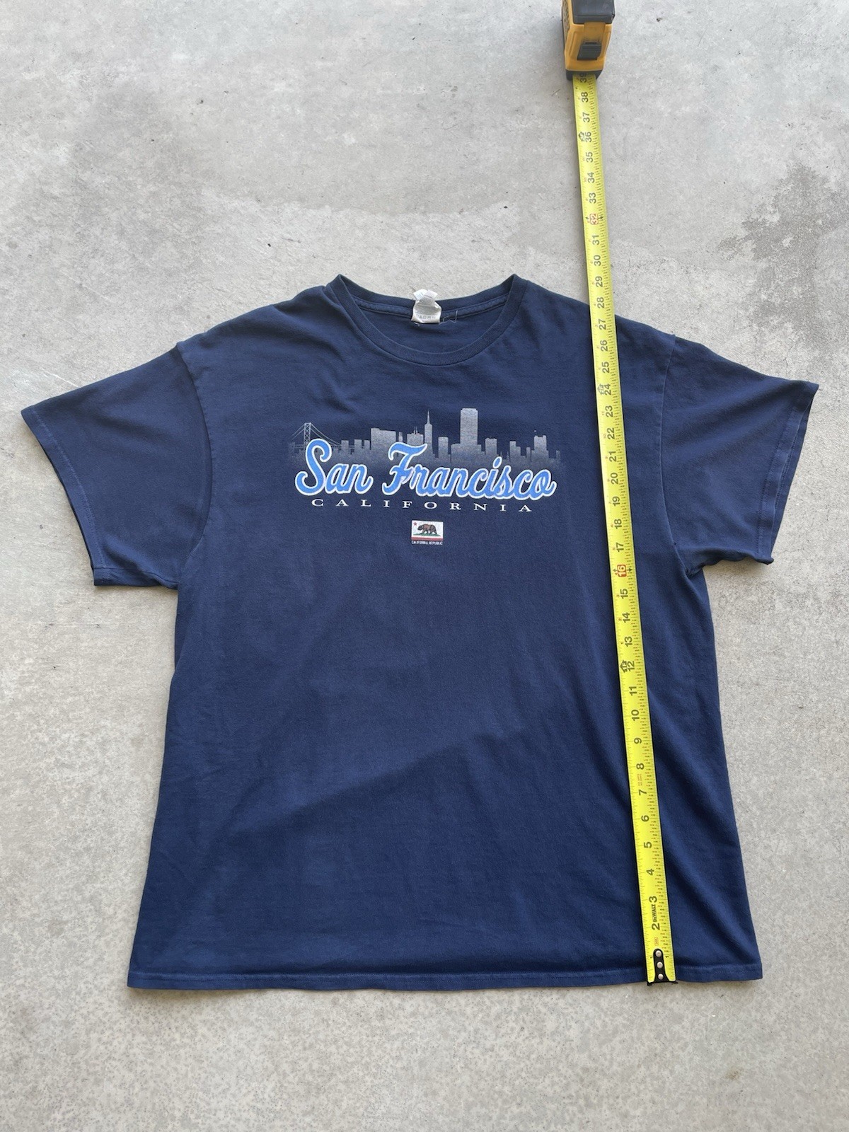 Delta Pro Weight, San Fransisco Graphic Tee Men's XL Navy Blue Souvenir Tee gallery