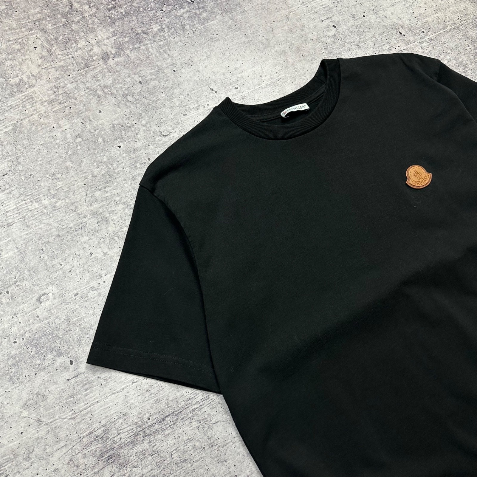 Moncler Black Logo Patch T-Shirt Mens Size S Crew Neck Cotton Italy gallery