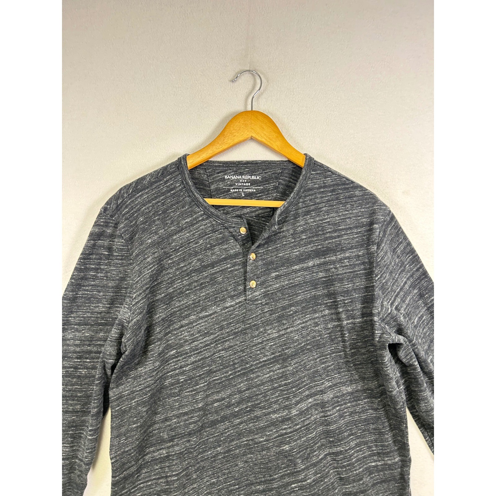 Banana Republic Henley Men Large Charcoal Gray Long Sleeve Cotton Vintage Shirt gallery