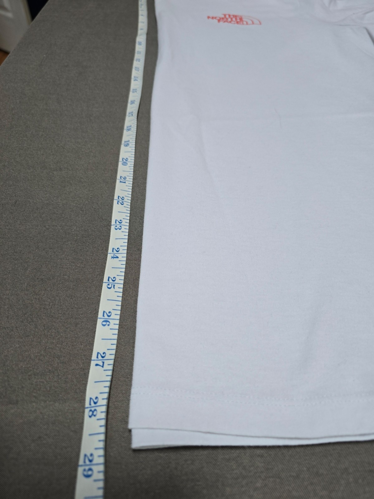MENS SIZE XL, WHITE, THE NORTH FACE T-SHIRT, COTTON/POLYSTER, PRE-OWNED gallery