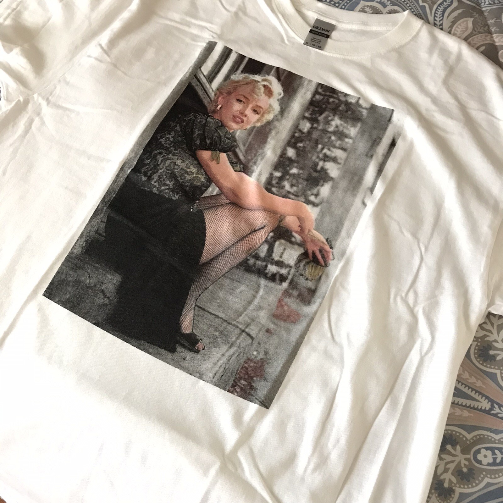 Marylyn Monroe Tee Shirt Size Large White Cotton SilkScreen Printed Front Image gallery