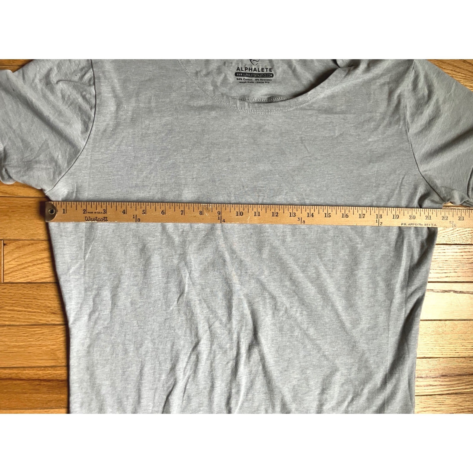 Alphalete Mens Scoop Neck Curved Scallop Hem T-Shirt Heather Grey Large gallery