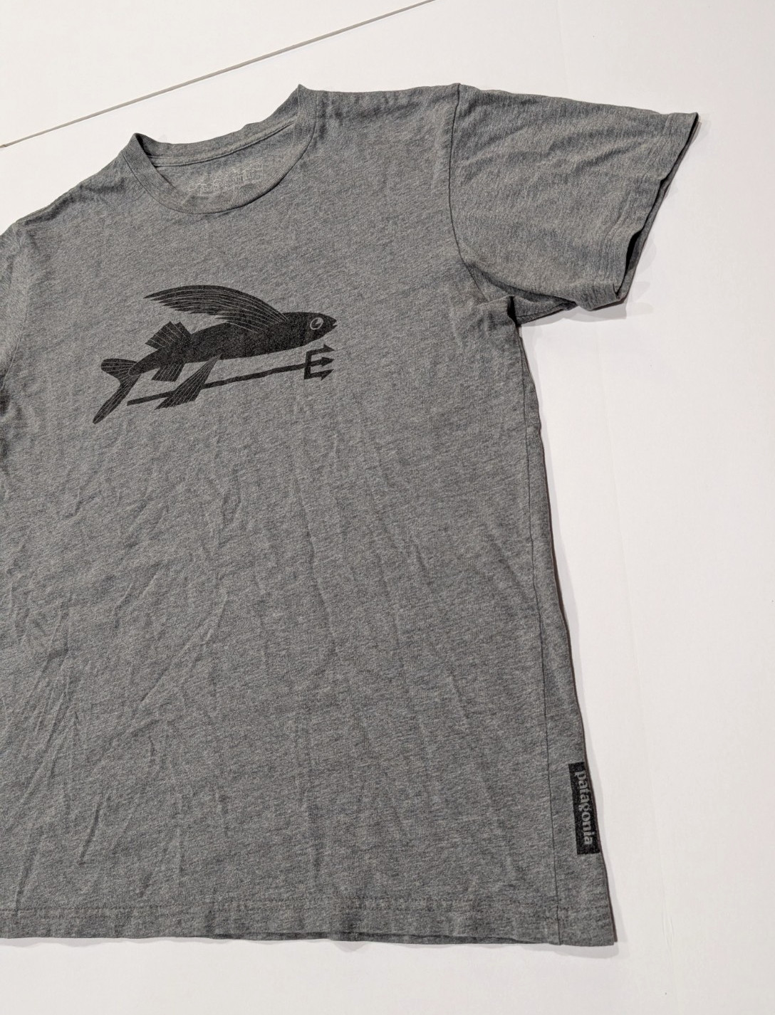 Patagonia Flying Fish Organic Grey Short Sleeve T-Shirt Men's Slim Fit Large gallery