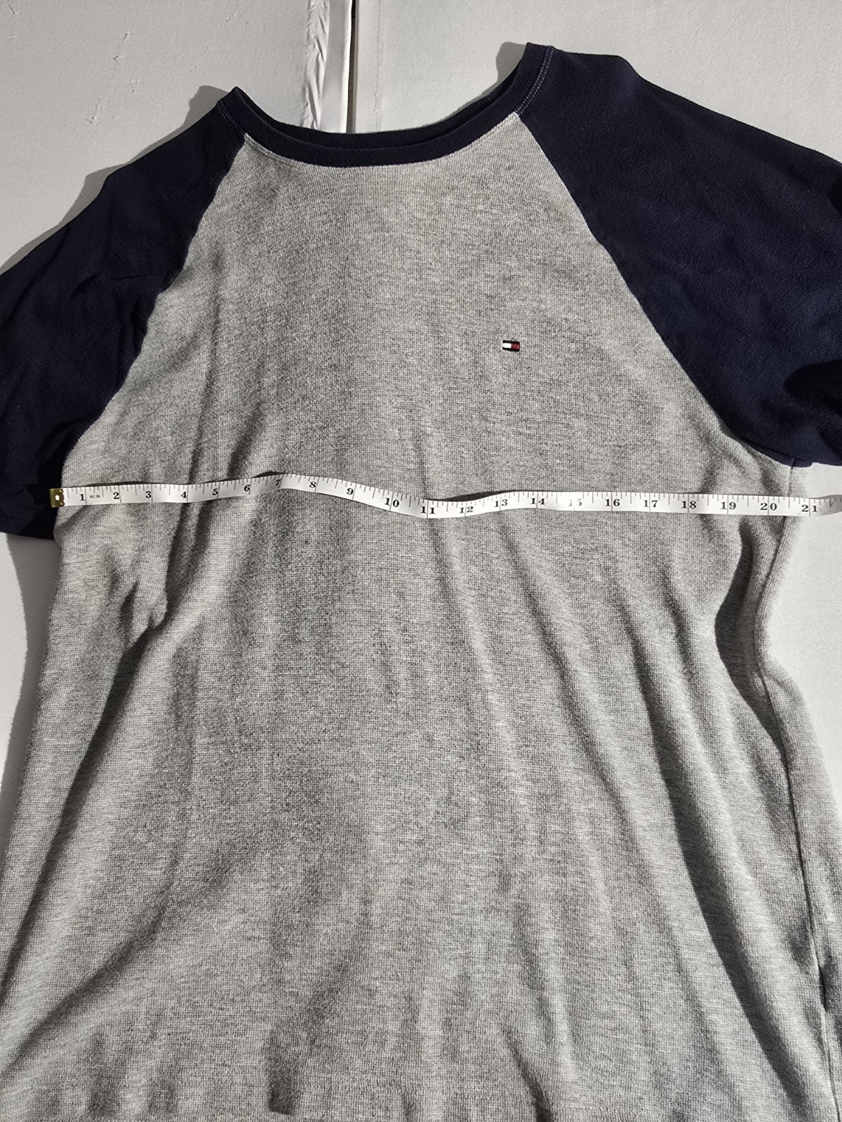 VTG Tommy Hilfiger Raglan Shirt Men’s L Gray Blue Y2K Skater Grunge Waffle gallery