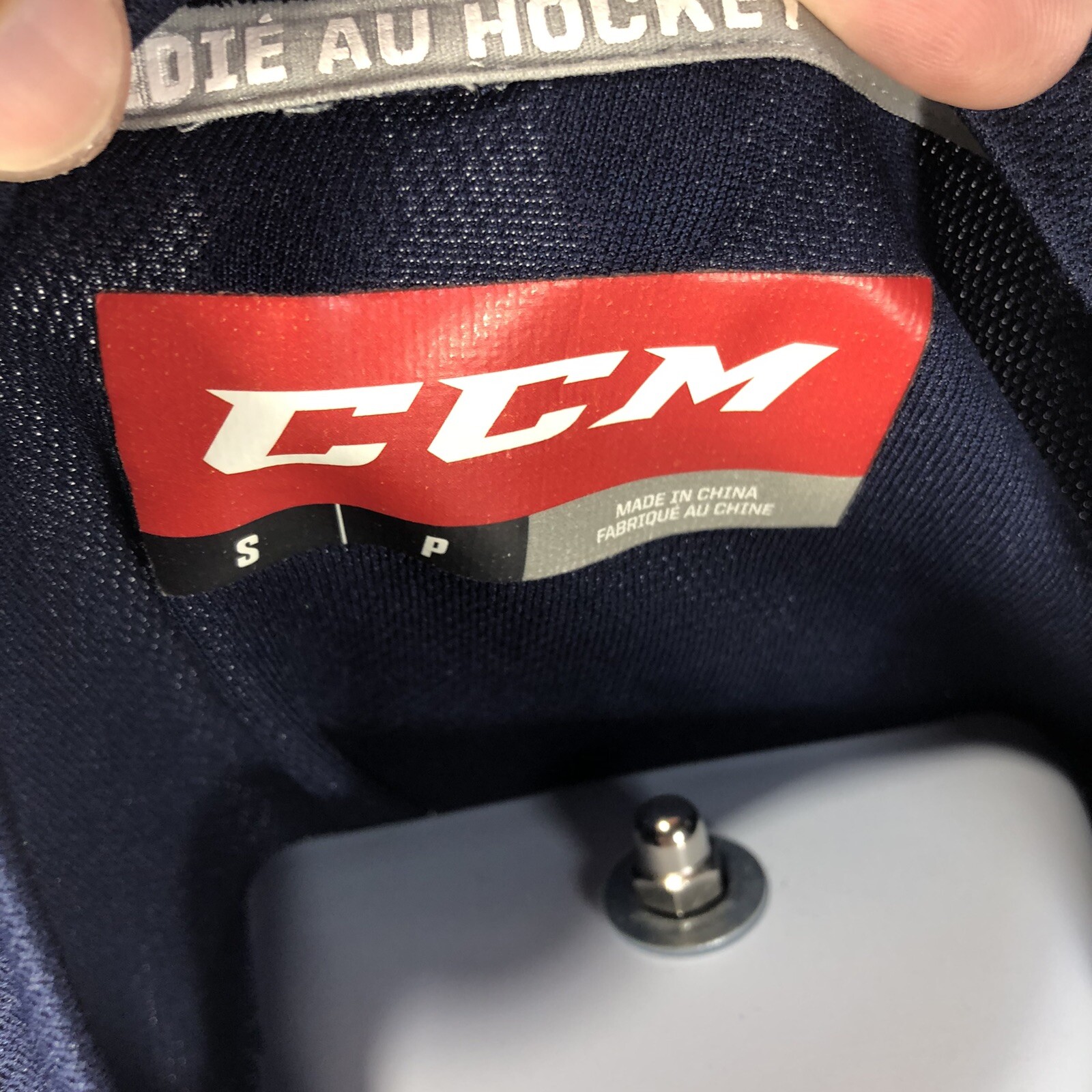 CCM NAVY BLUE V NECK BLANK SIZE SMALL HOCKEY SHIRT WHITE EMBROIDERED LOGO gallery