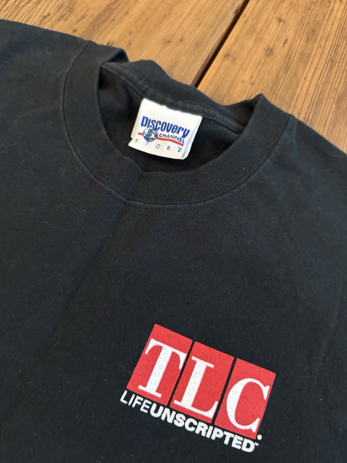 Vintage Trading Spaces TLC Discovery Channel Store T-Shirt Sz Medium gallery