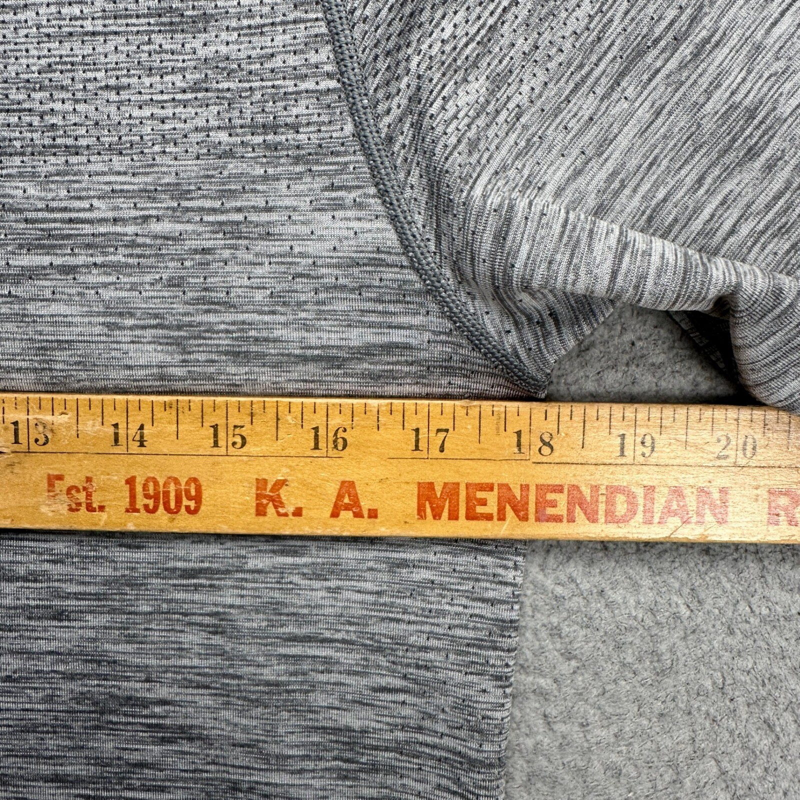 Lululemon Metal Vent Tech Mens T-Shirt Small Grey Salt Pepper Athleisure Tee gallery