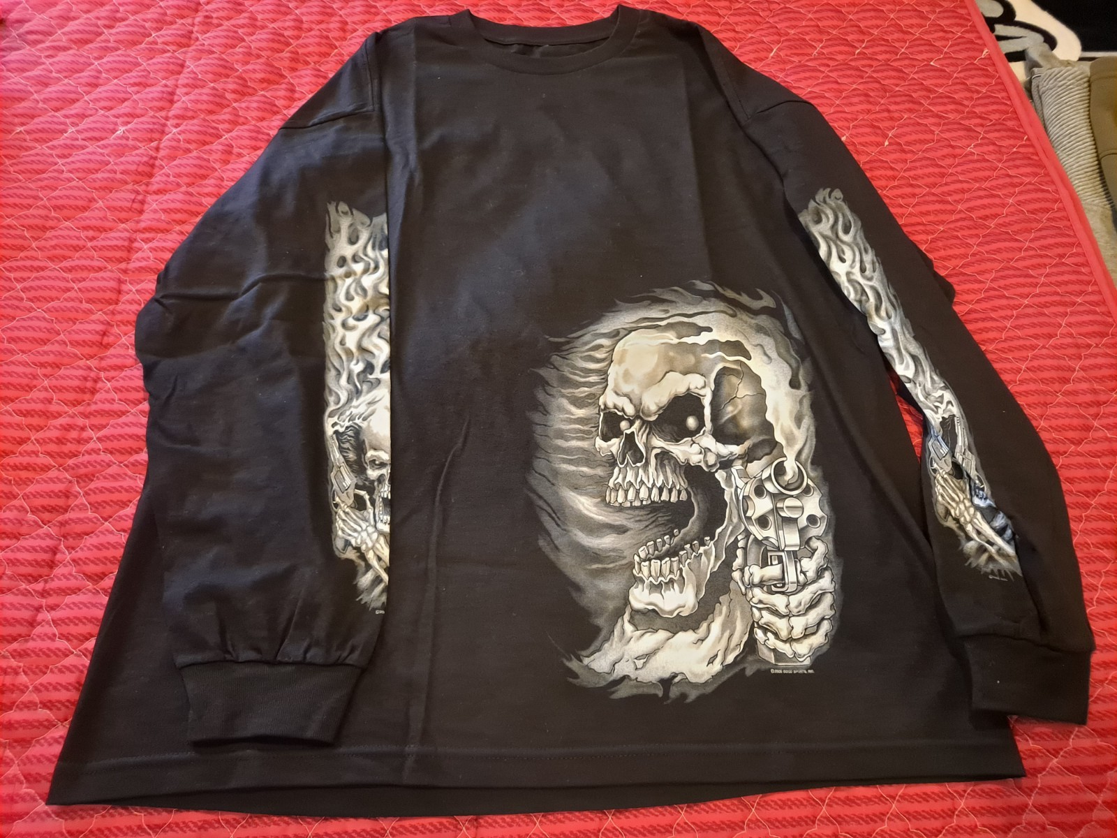 Unknown brand, unknown size, no tags, long sleve. I took measurements. gallery