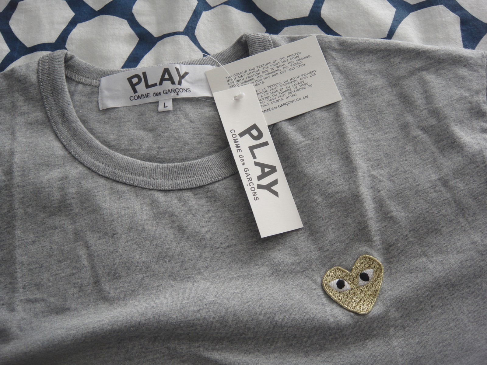 COMME des GARCONS Play Men's T Shirt Gray Color Gold Heart Logo Size Large, NWT gallery