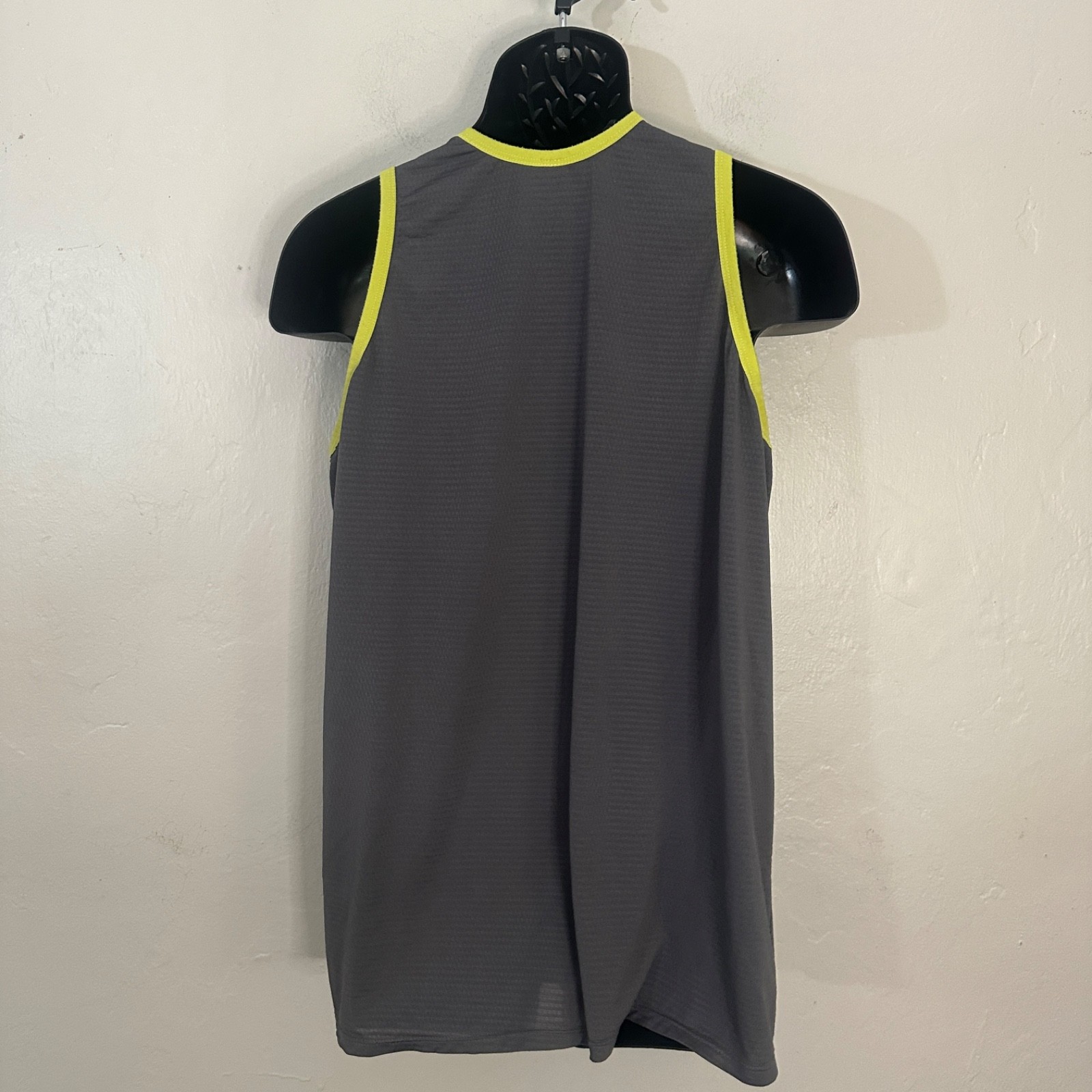Big Boy Woof Tank Top XL Gently worn Poly blend no fabric tag 23" armpits gallery