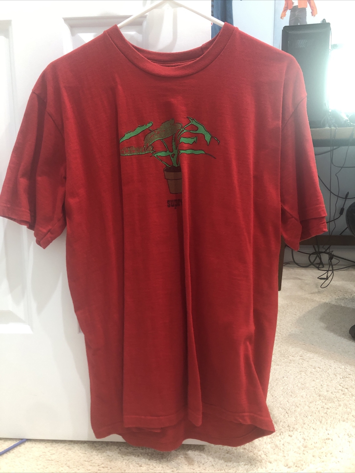 LIMITED EDITION Supreme Plant Tee Red Size M SOLD OUT ITEM FW17 100% Authentic gallery