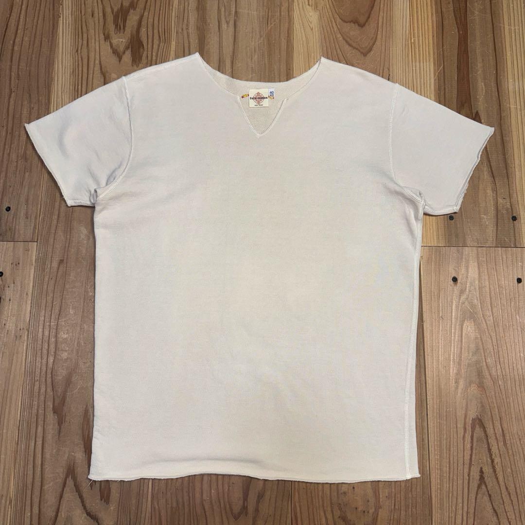 Two Moon Skipper Neck V-Neck Short Sleeve Sweatshirt Beige M 40/42 gallery