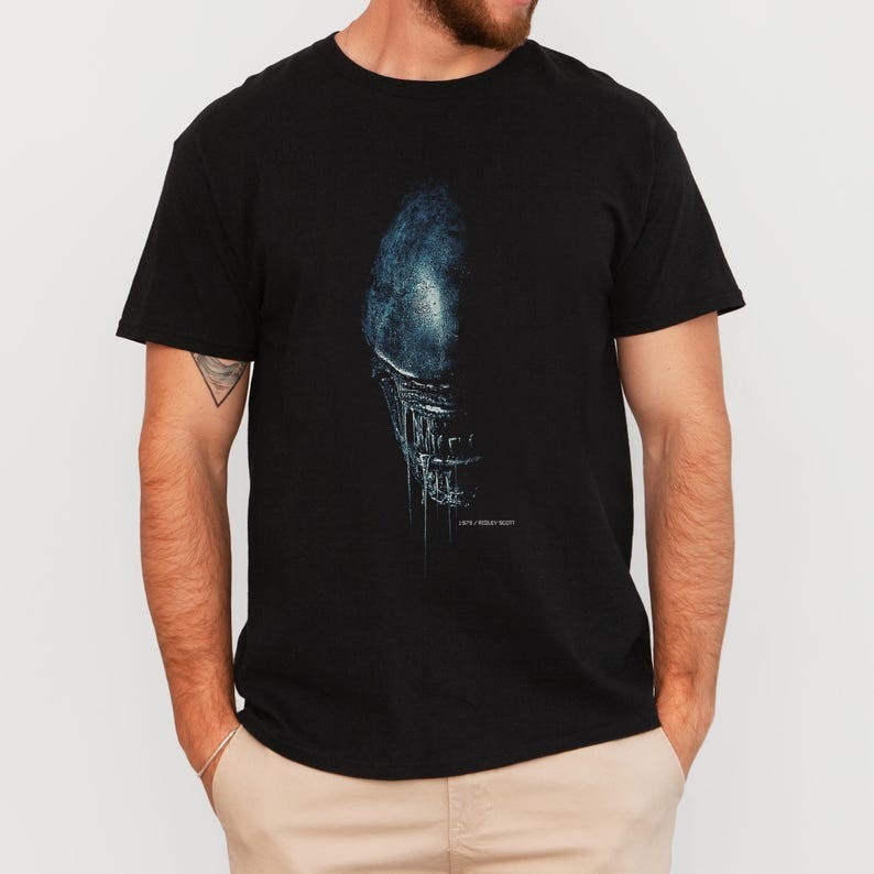 Xenomorph Horror T-Shirt – Cult Sci-Fi Cinema Tee gallery