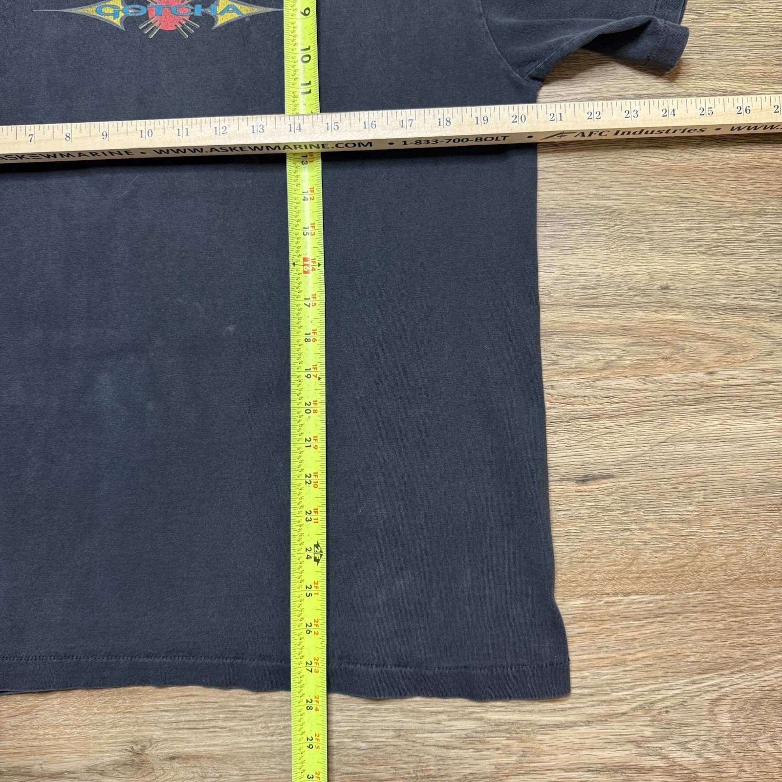 Rare 90’s Gotcha surf shirt with center design Single stitch black size L gallery