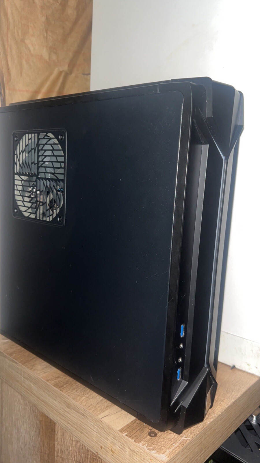 I7 + 4060TI Console Size Gaming PC