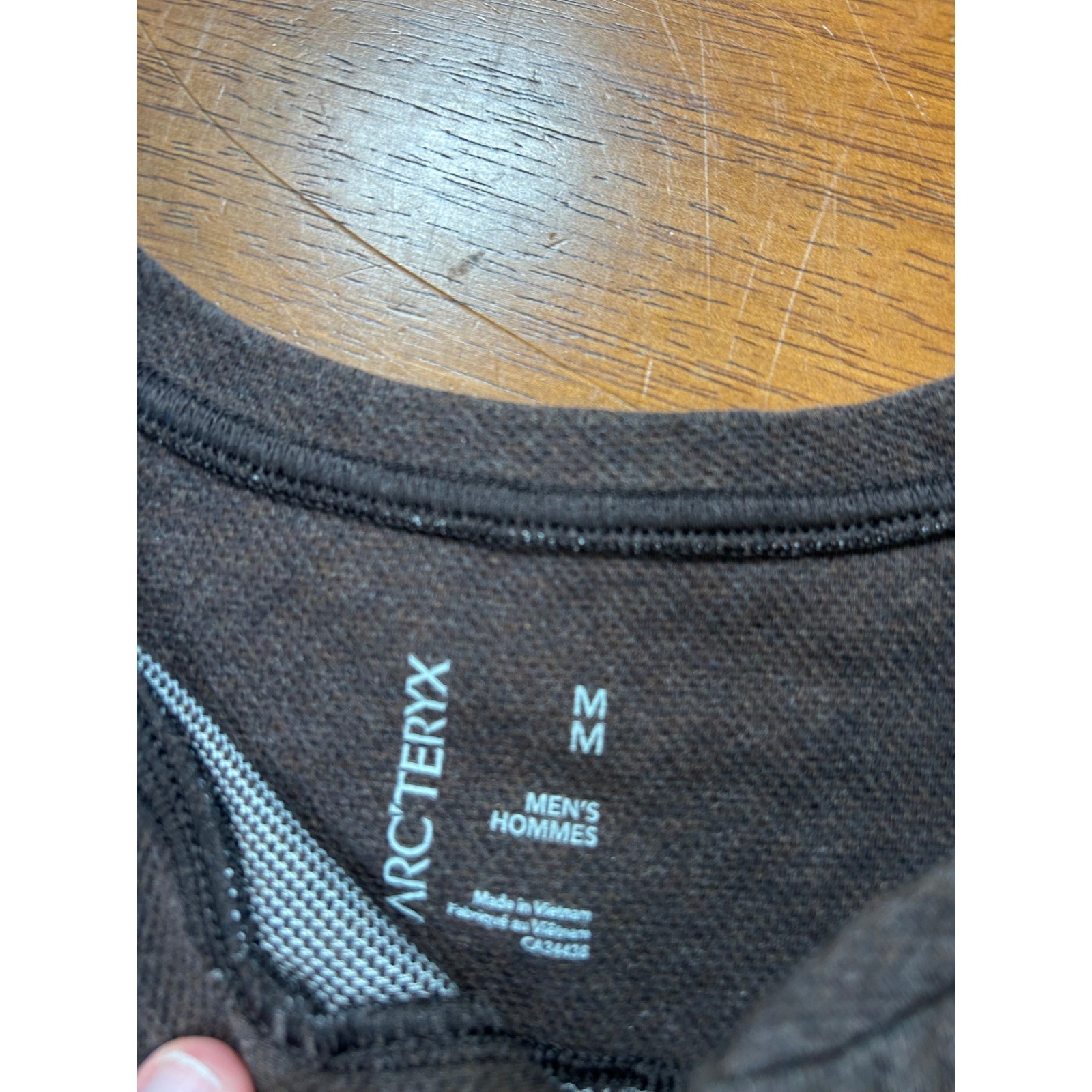 Arc'teryx Henley Shirt Mens Medium Brown Long Sleeve Textured Knit Pullover gallery