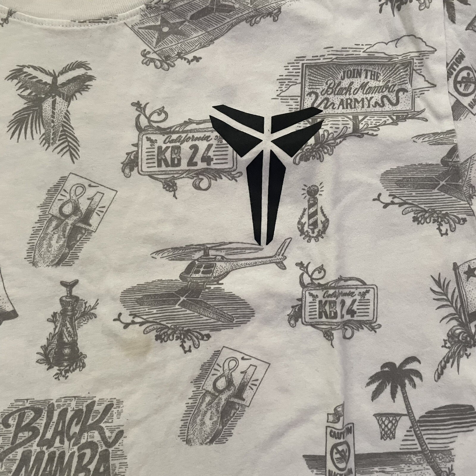 RARE Nike Kobe Bryant Helicopters Logo Landing Pad KB24 81 Points Allover print gallery