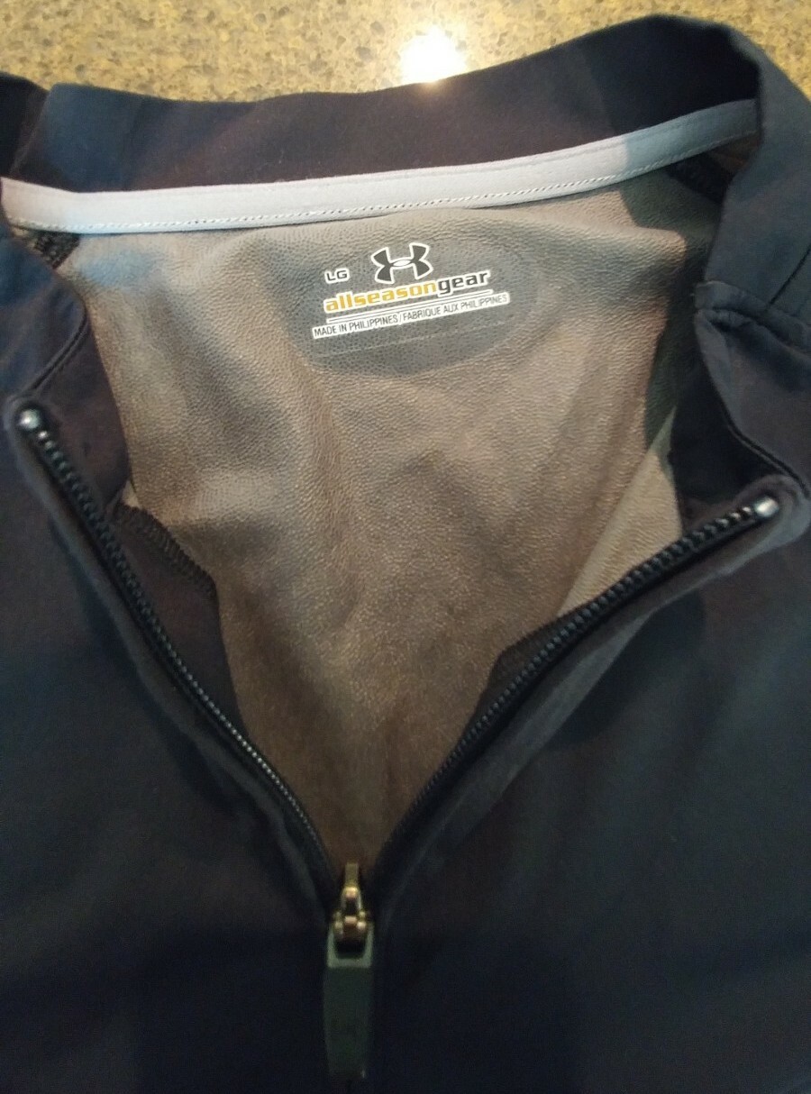 Under Armour Men’s All Season Gear Shirt/Jacket 1/4 Zip Black Large EUC gallery