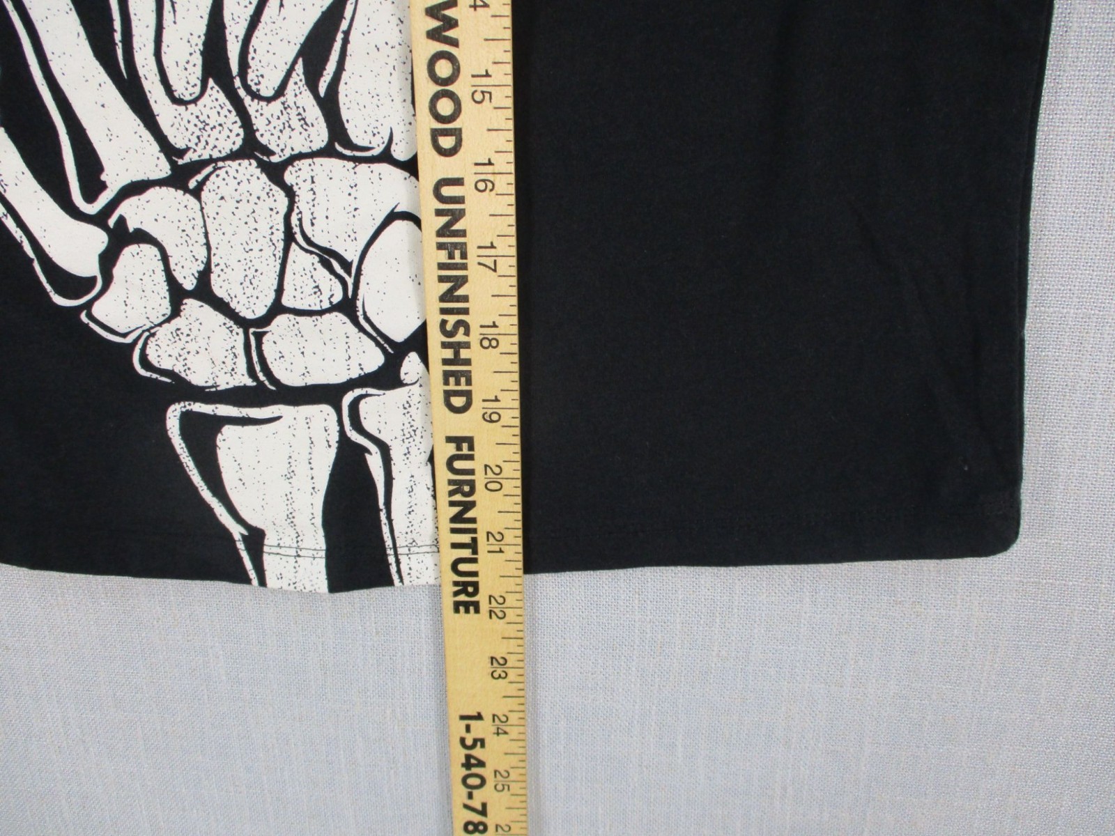 Skeleton Hand Graphic Black T-Shirt By Zoe + Liv Size Large Cotton Blend Large gallery