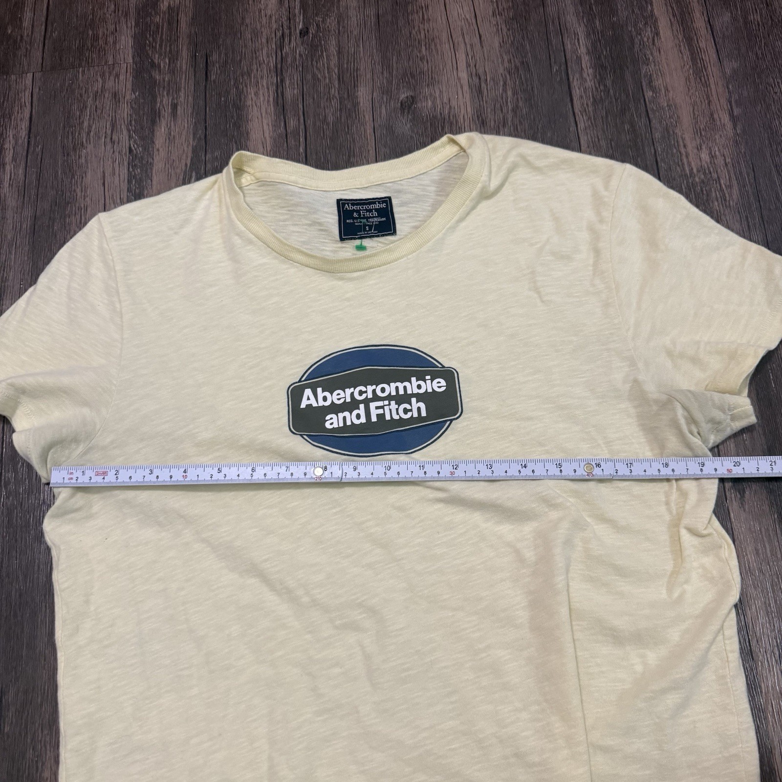 Abercrombie And Fitch T Shirt Men’s S Graphic Logo Classic Tee Y2K Pale Yellow gallery