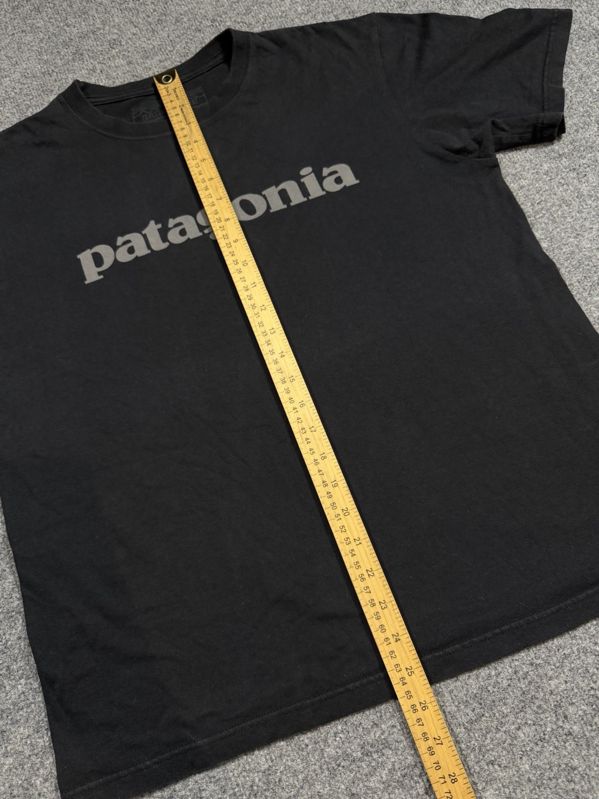 Patagonia Text Logo Spellout Black T-Shirt Men’s Medium gallery