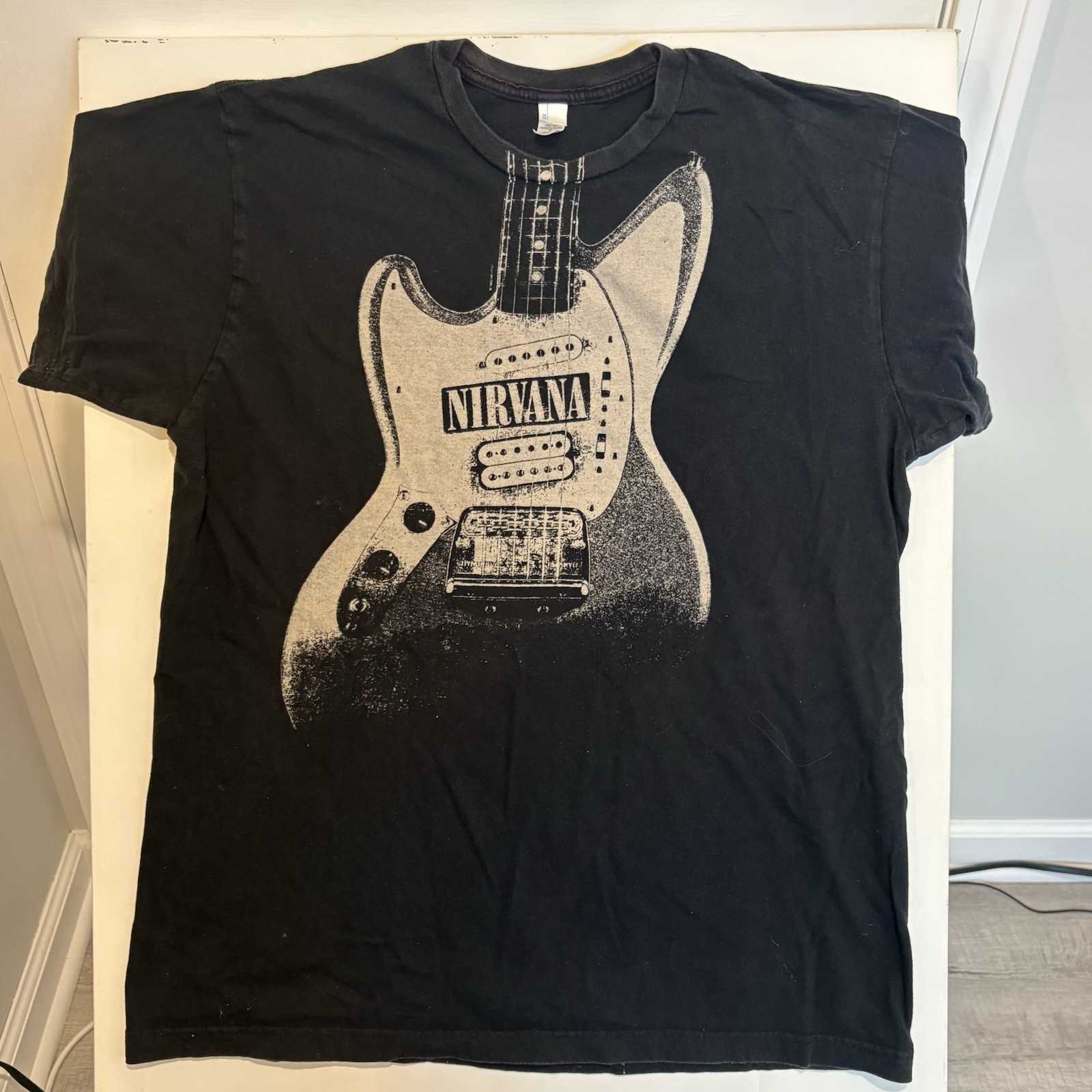 Vintage Y2K Nirvana T Shirt Size XL Black Kurt Cobain Guitar 2005