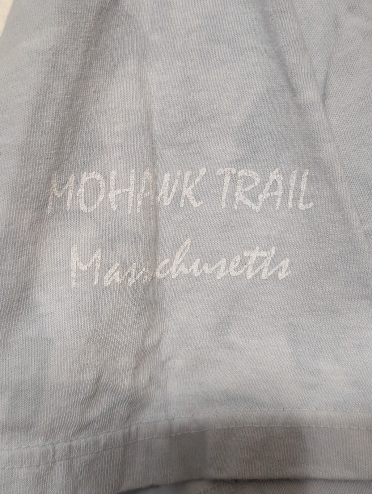 The Mountain Mens T-shirt Blue "White Wolf DJ" Flawed Retired Logo 2XL #6067 gallery