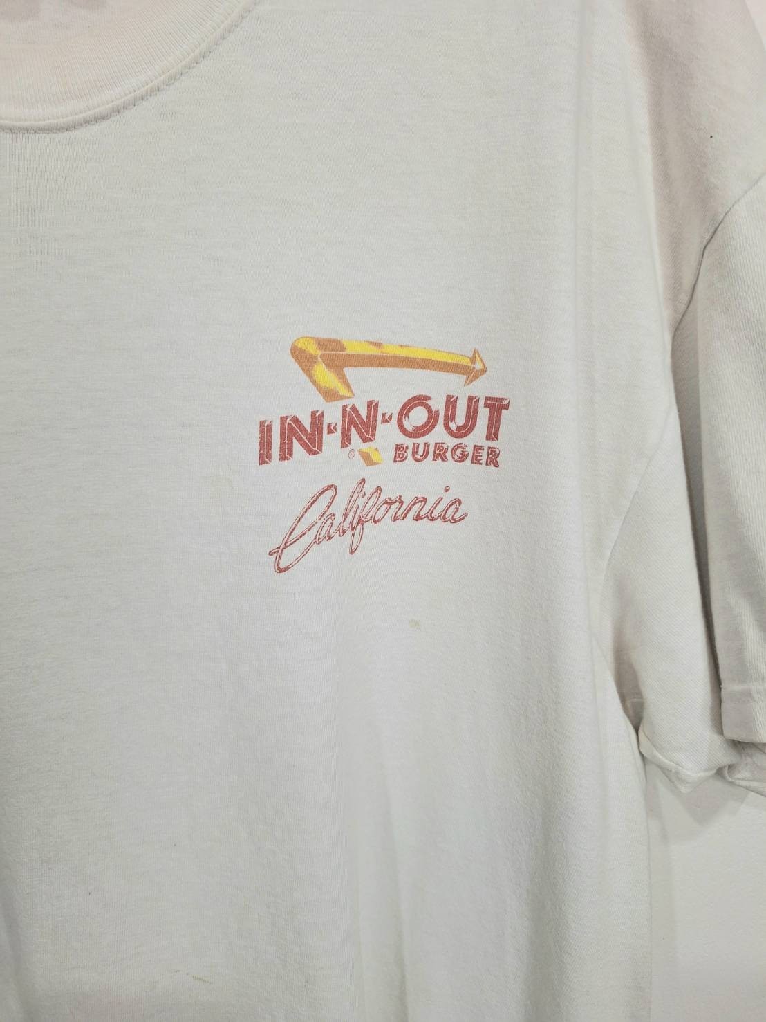 VINTAGE IN N OUT BURGER T SHIRT MENS L WHITE 100 COTTON 2001 GRAPHIC TEE gallery