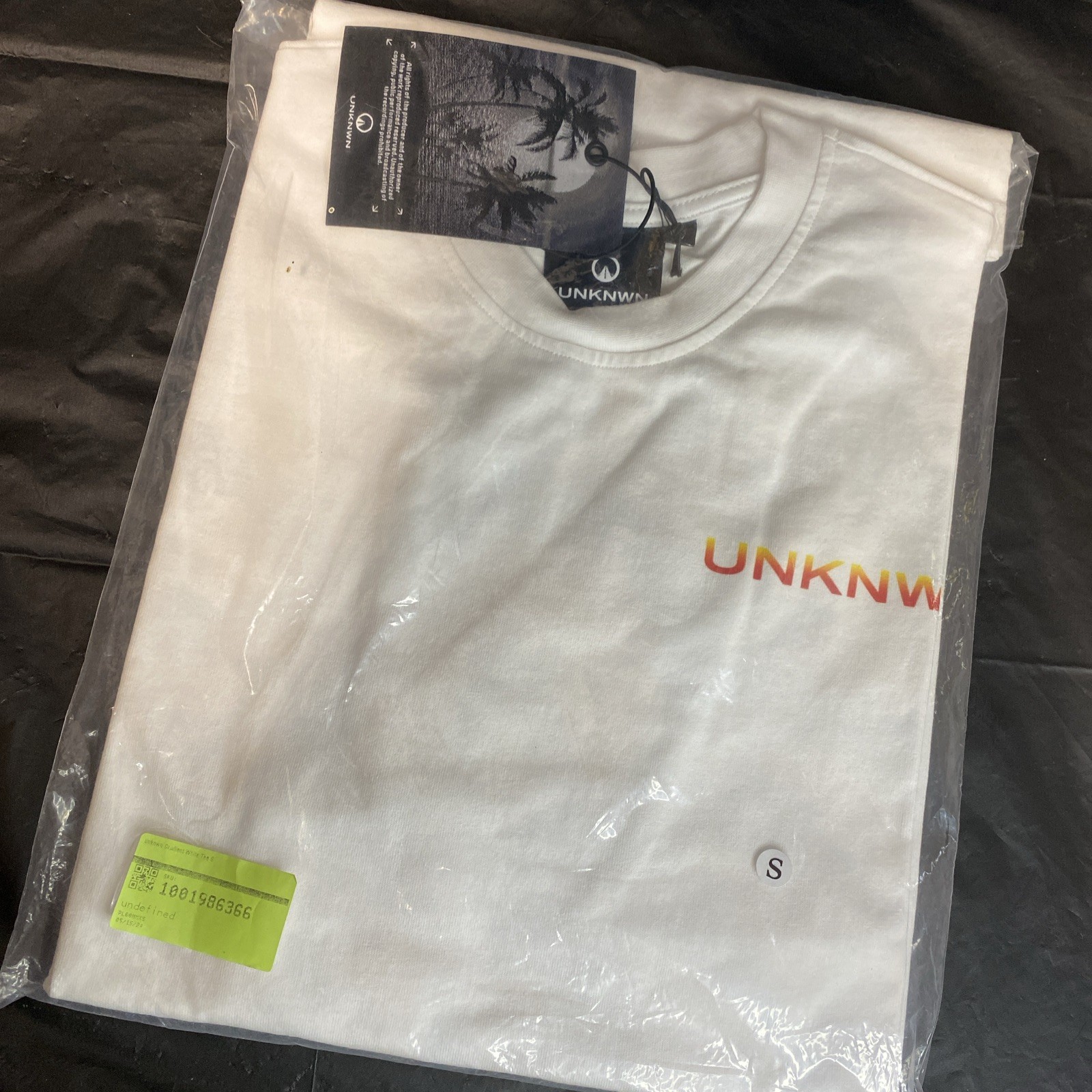 Unknwn White Teeshirt Size Small gallery