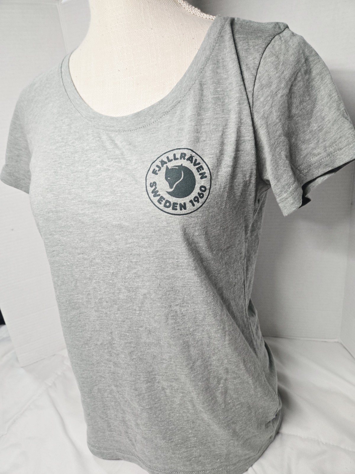 Fjallraven Womens Sz M Logo T-Shirt Grey Hiking Outdoor Lightweight Cotton Blend gallery