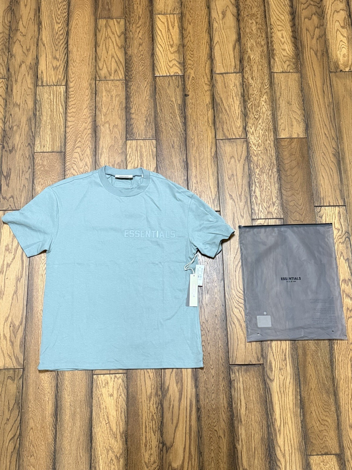 NEW Fear of God Essentials Sycamore SS23 T-Shirt Size Small (S), 100% Authentic gallery