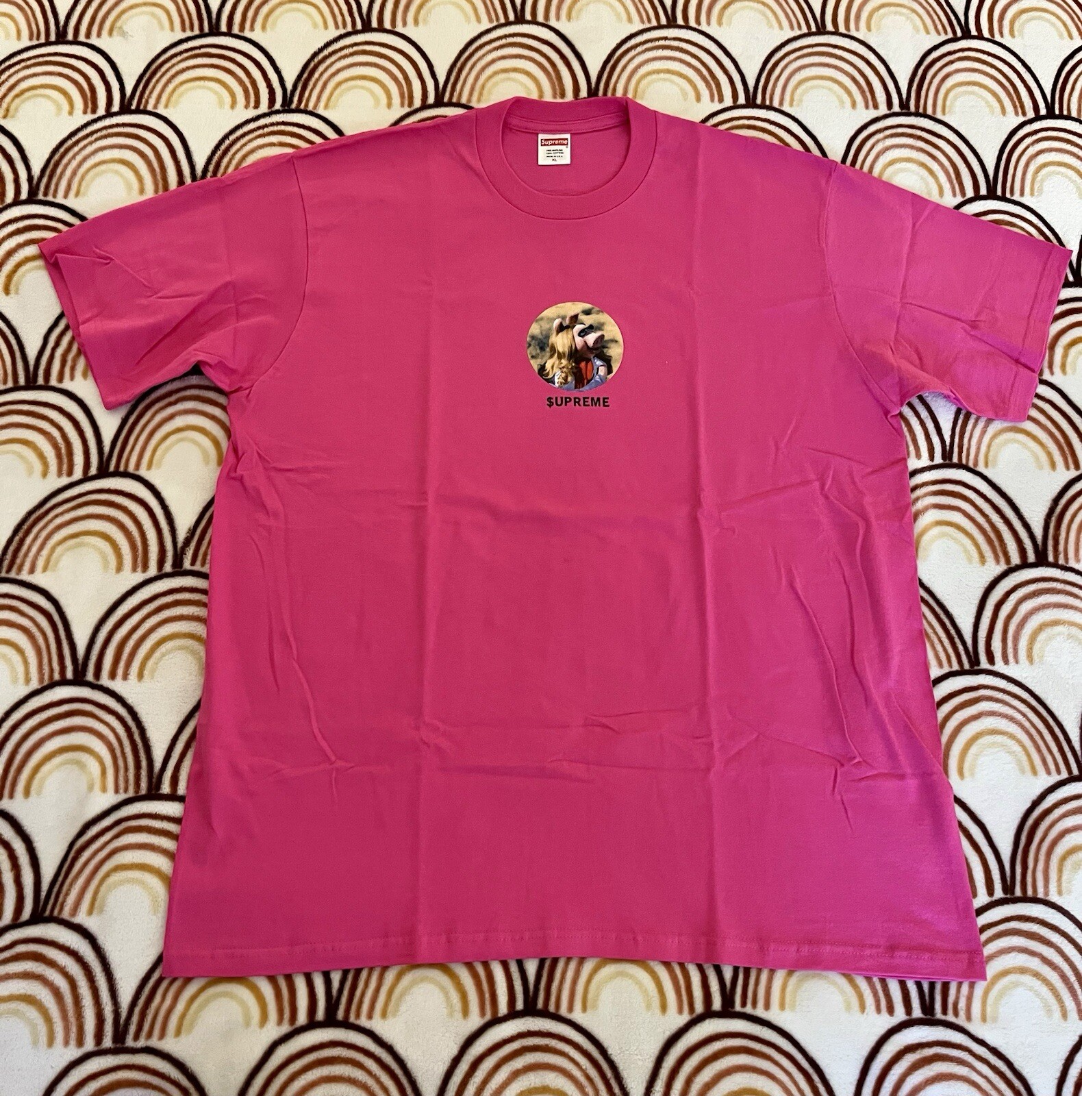 Supreme The Muppets Miss Piggy ‘Kissy Kissy’ Fuchsia Men’s Size XL gallery